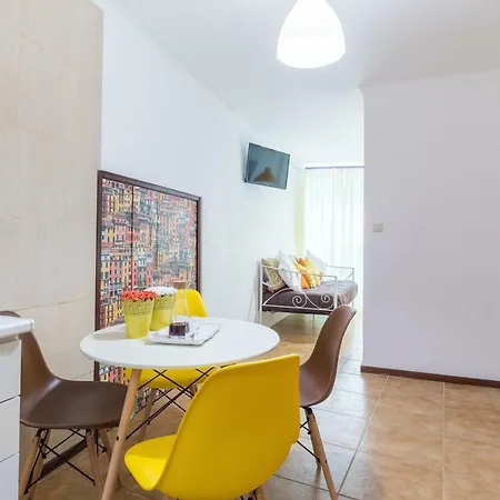 Clerigos Yellow House Apartment Porto