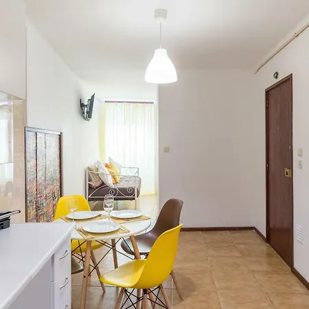Clerigos Yellow House Apartment Porto