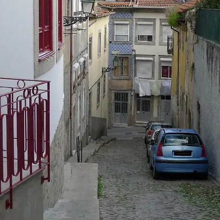 Clerigos Yellow House * Porto